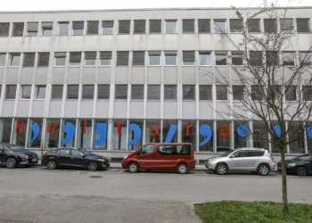 In front of the building of the Ministry of Culture without the rainbow flag