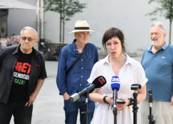Collecting signatures for the referendum “against the political police”