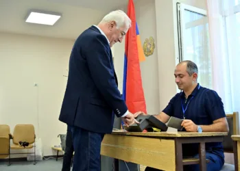 President of the Republic of Armenia I voted for the sake of the Republic of Armenia with a peaceful, developing, strong and stable future. President 17:25, June 7