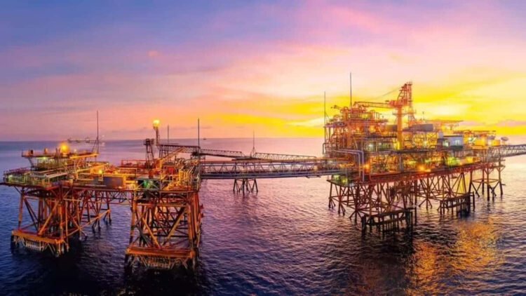 Cities between the seas: the largest oil platforms in the world