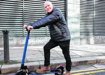 ‘A close shave with a Dublin bus made me reconsider commuting by e-scooter’ – The Irish Times