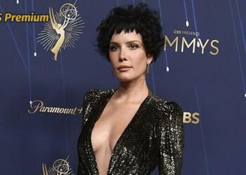 GLOSSA: Does it fit here? Halsey didn’t have to explain anything or apologize to Premium at Rock for People
