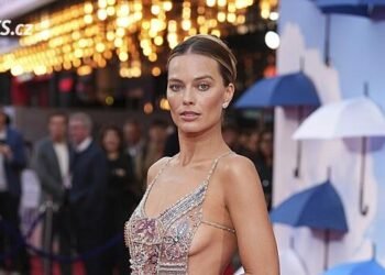 Margot Robbie had a hairy armpit in Wuthering Heights, but viewers won’t see it