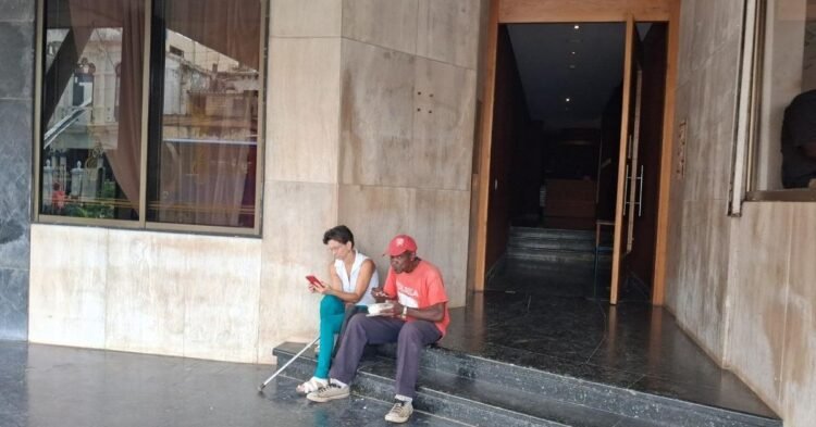Havana: La Torre del Focsa, from luxury restaurant to social dining room