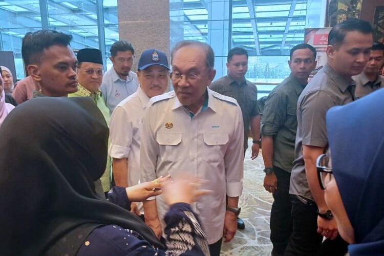Women, mothers a crucial component in foundation of healthy Madani nation, says PM Anwar