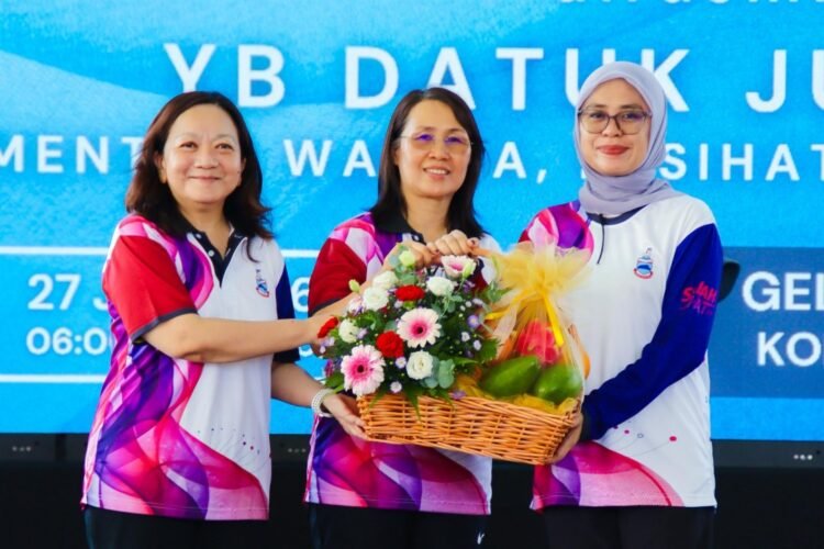 Implement targeted measures to stem medical specialists’ exodus, Sabah minister tells Putrajaya