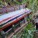 Transport bus “Xoyita” falls to the bottom of a ravine on the route to Los Encuentros in Chichicastenango