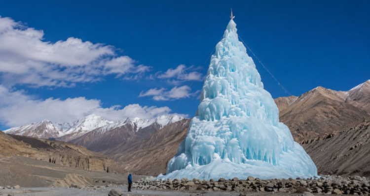 The ice tower they erected in the middle of the desert changed the fate of the region