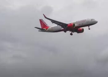 Air India News: Air India plane suddenly entered Pakistan while flying, warning came from Lahore, after that…