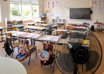 Heatwave in schools: Minister defends local decisions as union demands urgent infrastructure investment