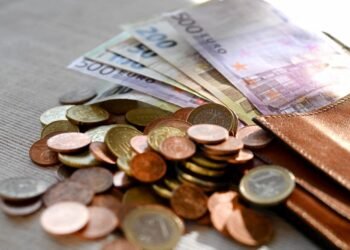 Parliamentary question: Which charities benefited from government aid last year?