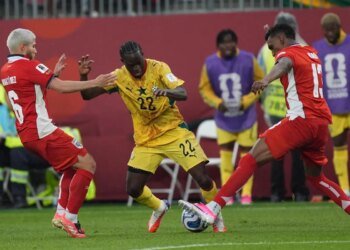 Panama falls to Ghana in its World Cup debut