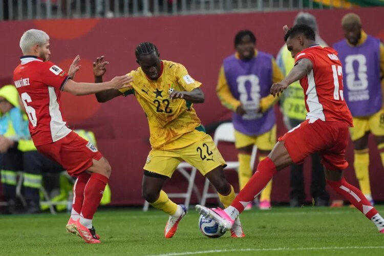 Panama falls to Ghana in its World Cup debut