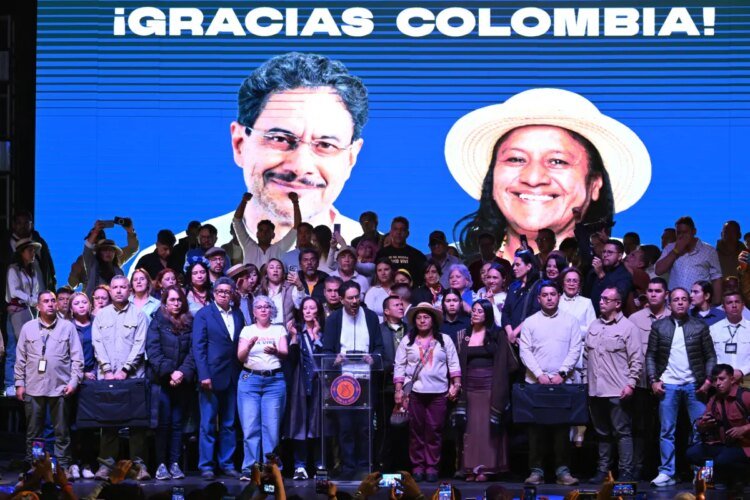Iván Cepeda thanks 12.7 million voters for their support and highlights the historic narrowness of the result