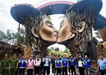 Vietnam’s Phu Quoc demolishes popular The Peak flower garden
