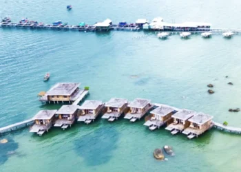 Authorities demolish 9 illegal bungalows on Vietnam’s Phu Quoc Island