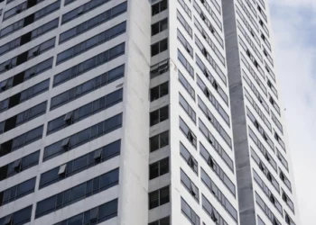 Ho Chi Minh City orders inspection of 36-story apartment building after new cracks emerge