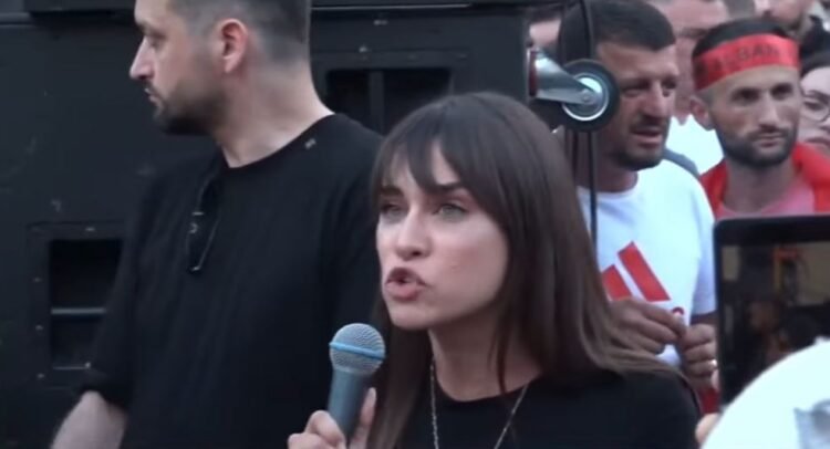 “The biggest protest, for New Albania” – Dojna Mema from the square: We are not silent and we do not give up! He left power and money to shut us up