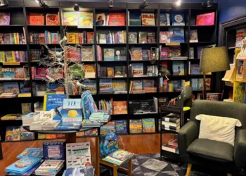 Australian bookstores seek tax breaks, vouchers to survive
