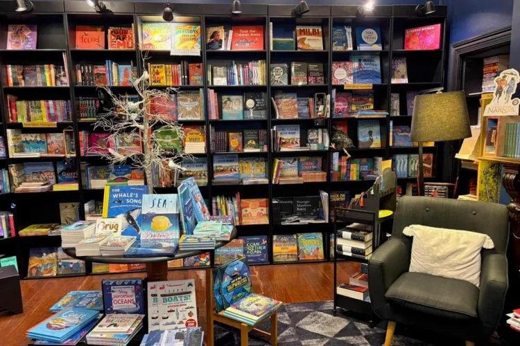 Australian bookstores seek tax breaks, vouchers to survive