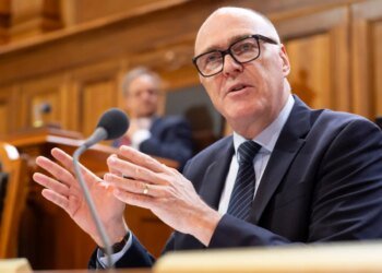 Swiss parliament approves demand for defence agreement with EU