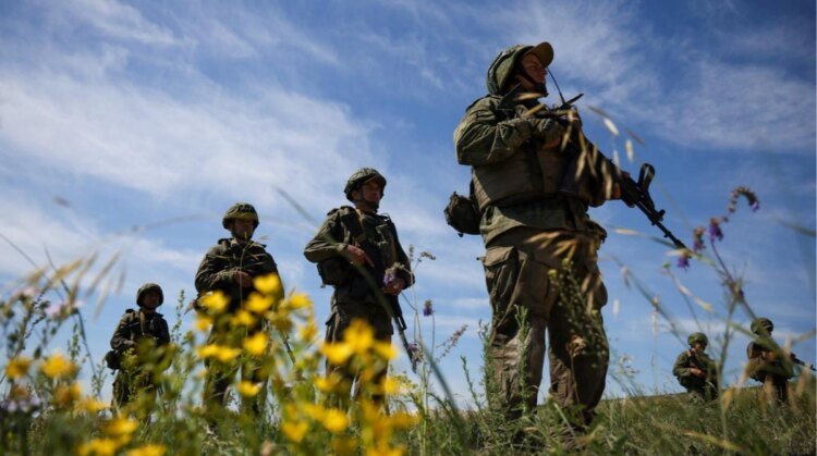 The head of Polish intelligence believes that Russia can use “green men” in the Baltic