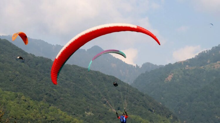 Hollywood cinematographer’s crash puts spotlight on Himachal’s rise and challenges as paragliding destination | India News