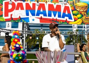 Boza represents Panama in the inaugural Telemundo World Cup parade