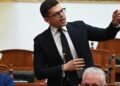 Clash in the Parliament, Pirro Vengu responds to Berisha: The people of Vlonia do not ask you for permission, go and ask about tourism in Zvërnec – Shqip.com