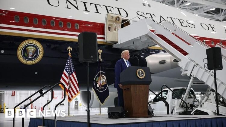 Trump unveils Qatari luxury jet for Air Force One fleetThe refurbished Boeing 747-8 will be used to transport the US president once it completes a final test phase.4 hrs agoWorld
