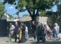 (VIDEO) In Chisinau, believers with icons and holy water appeared on Bucuresti street after the LGBT march