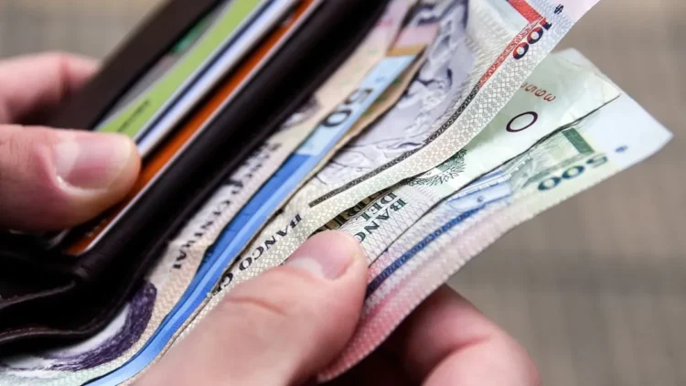 Government set date for the payment of half a Christmas bonus to public officials
