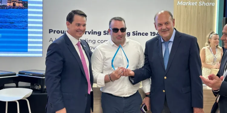 ‘The shoulders we’re standing on’: Top flags honour best Greek clients
