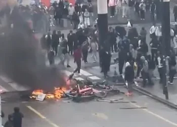 Chaos in Brussels: The EU capital is on fire, brutal clashes between…