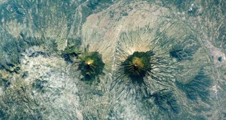 Not twins, legend has it that they were husband and wife and were the lifeblood of the entire region.