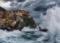 An alarm has been issued for the coasts visited by millions: Waves exceeding 13 meters can be seen