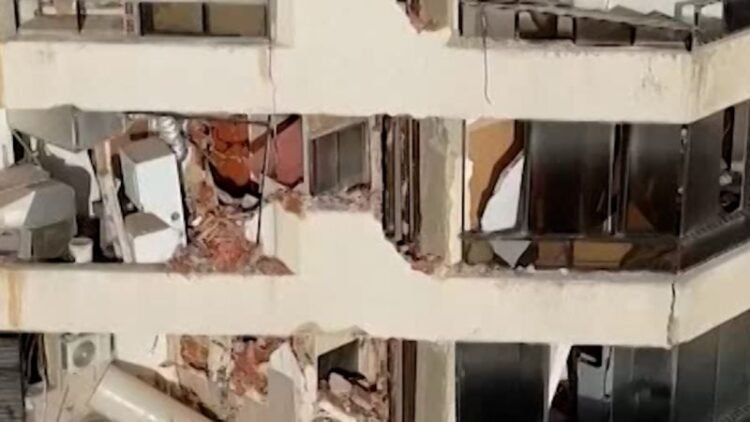 Video
                    Drone video captures day 5 after Venezuela twin quakes
                        0:40