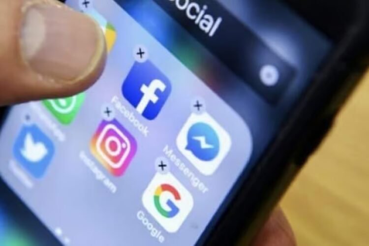 UAE experts recall children staying up till 2am, skipping meals due to social media addiction