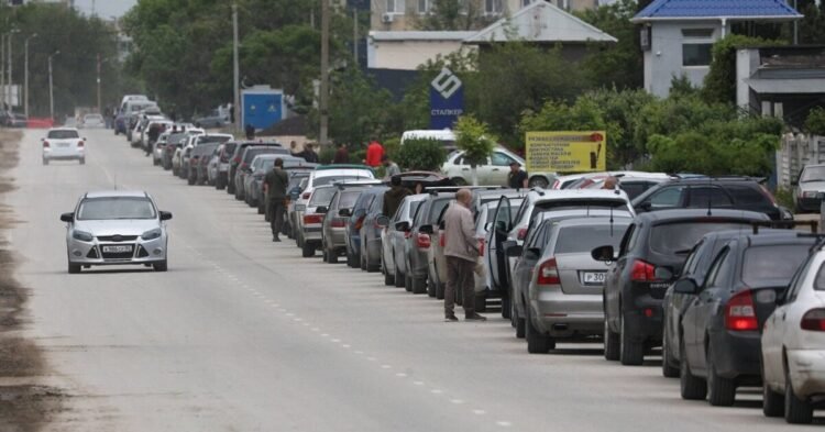 “There are no vouchers and there will be none in the near future”: what is happening in Crimea for gasoline