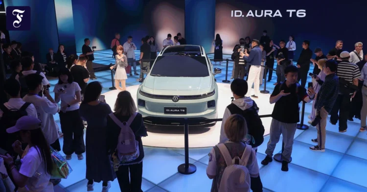 Mercedes, BMW & VW in crisis: The decline in China continues