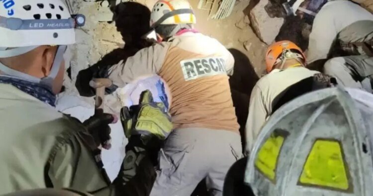 The third victim of a collapse is found in the rubble in Loarque, Tegucigalpa
