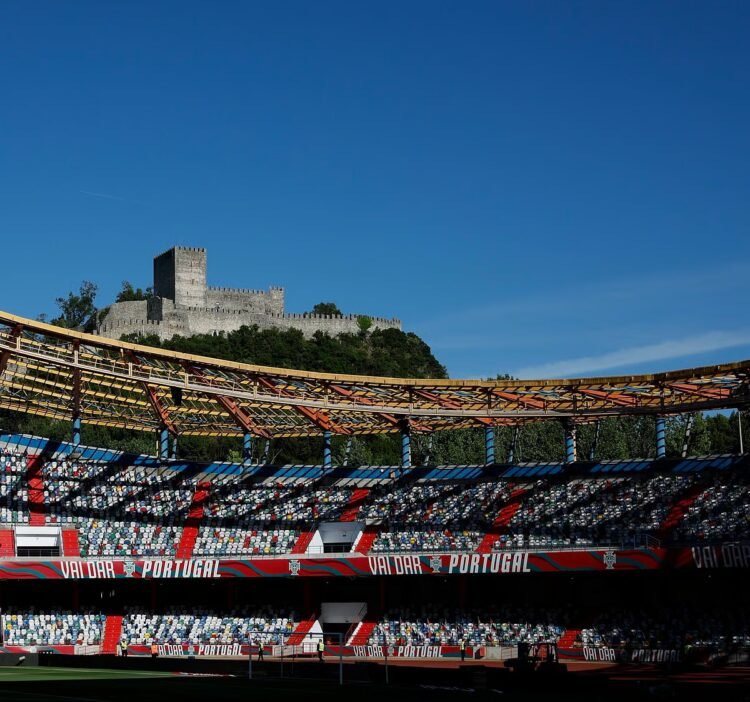 Fan dies minutes before the game between Portugal and Nigeria. FPF says it will “dedicate the first victory to his memory”