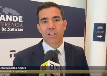 Minister António Leitão Amaro highlights the integration of Brazilians in Portugal and praises DN Brasil for its social cohesion