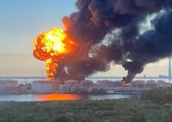 Merciless intervention in front of the eyes of the Russian elite: dozens of drones set fire to targets in St. Petersburg, where Putin is heading – World – News