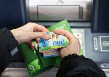Median annual salary in Switzerland rose to CHF87,000 in 2025