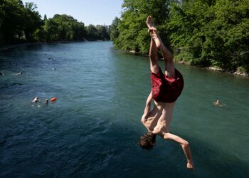 River Aare in Bern breaks June heat record