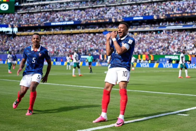 Mbappe shines in France’s first win