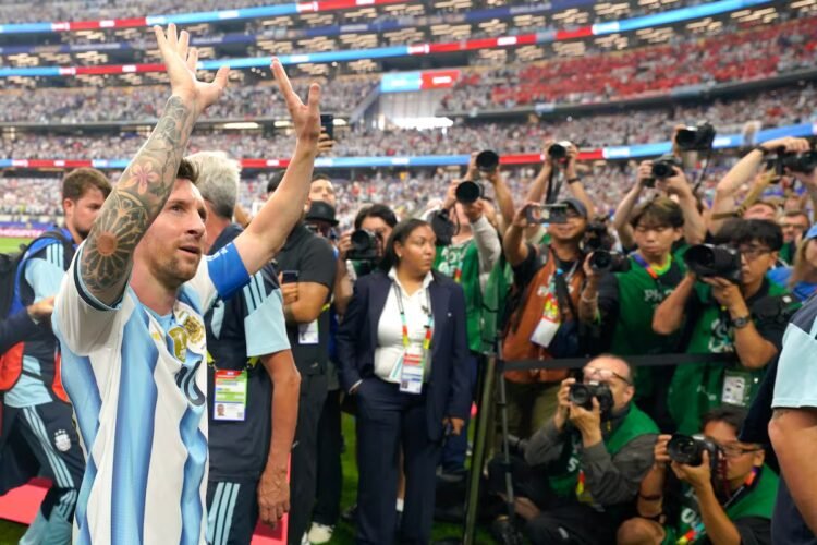 Messi buried the week of rumors and blossomed as the top scorer in World Cup history