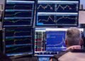 Good day for country risk and Argentine stocks, but suffered a technological