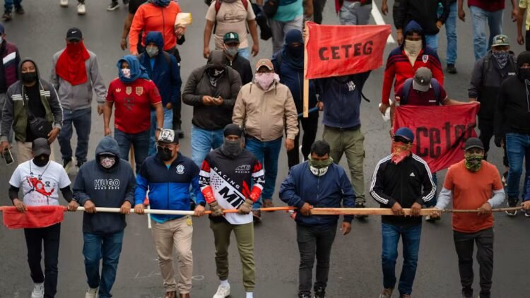Security alarm before the opening of the World Cup in the Aztec Stadium